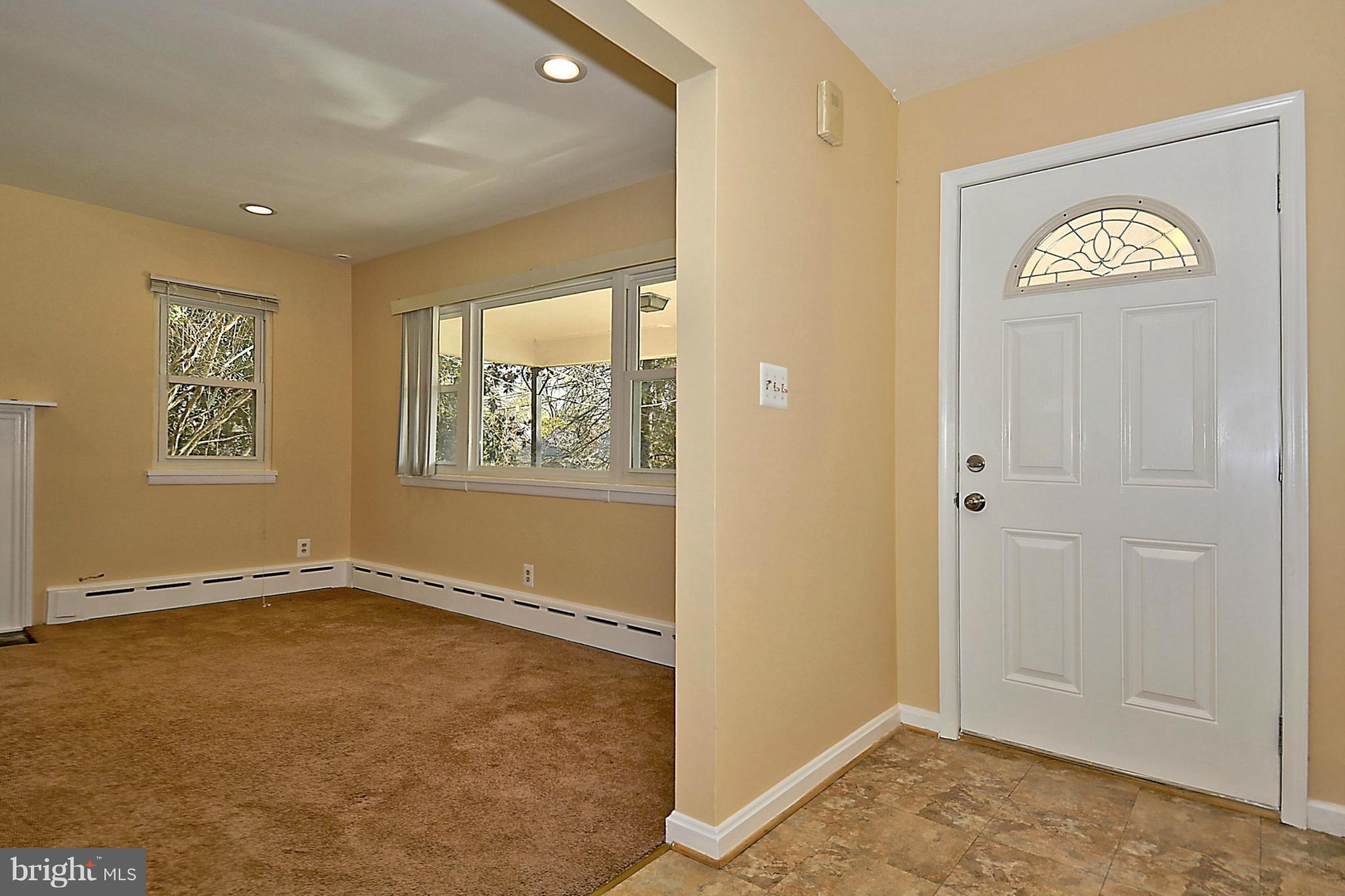 9313 Weaver Street Silver Spring, MD 20901 - Photo 3 of 30 Interior Entry