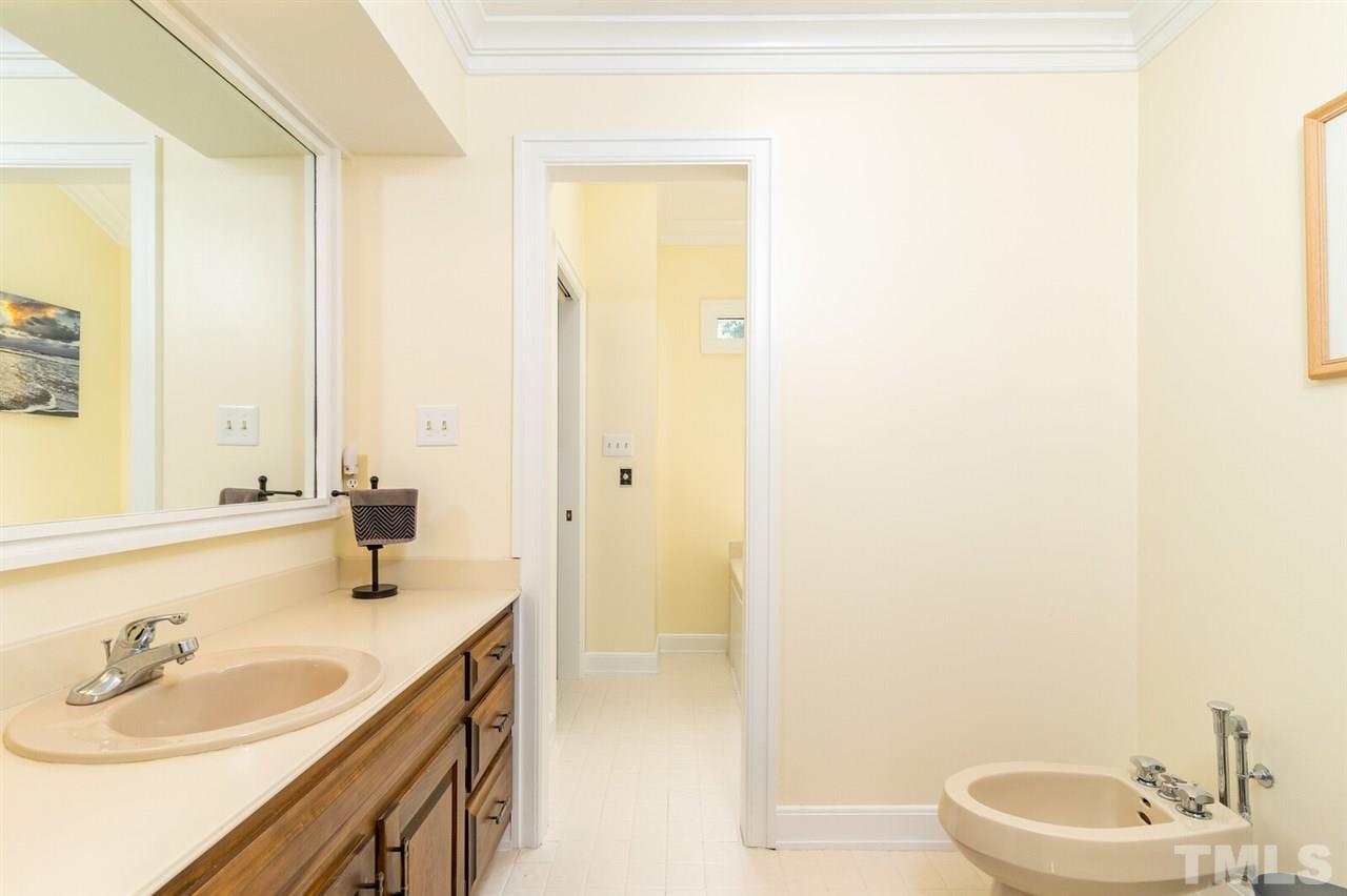 6900 Hunters Way Raleigh, NC 27615 - Photo 22 of 30