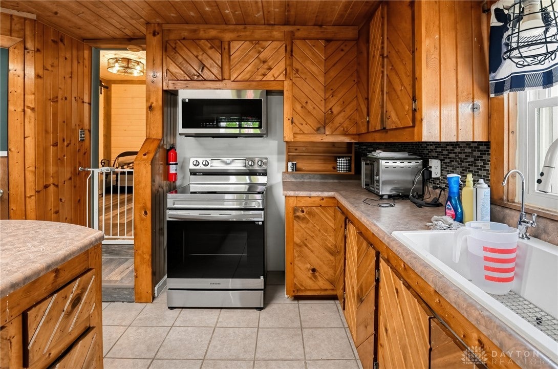3383 East Snodgrass Road Piqua, OH 45356 - Photo 12 of 25 Gallery Image 12