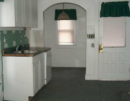 231 East Cecil Street Springfield, OH 45503 - Photo 3 of 8