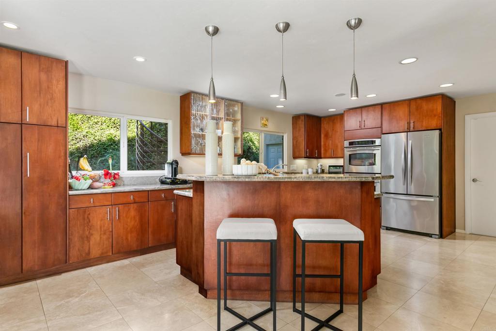 2252 Soledad Rancho Road San Diego, CA 92109 - Photo 5 of 39