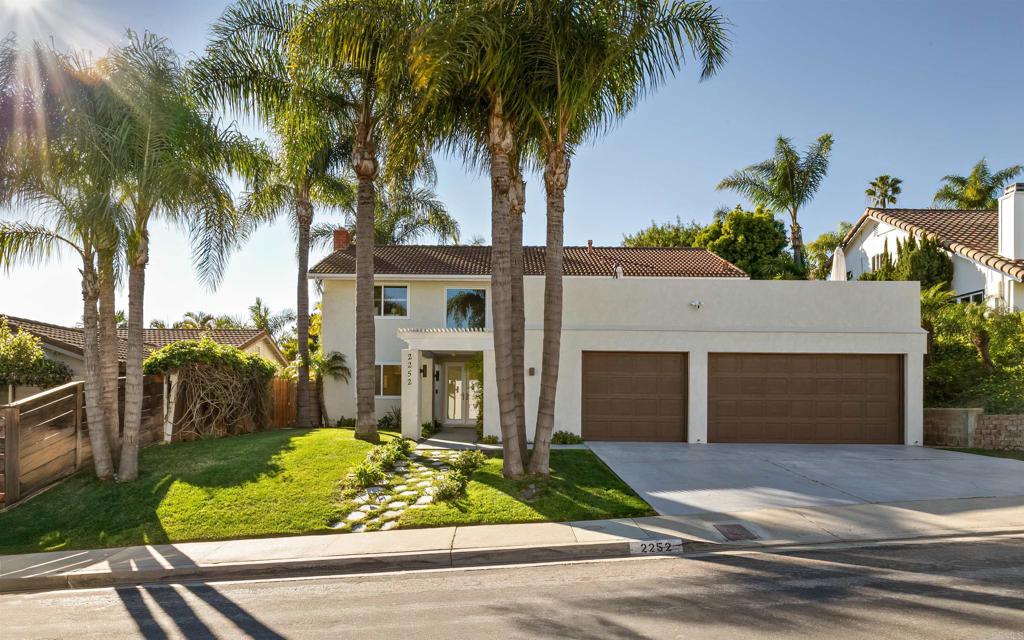 2252 Soledad Rancho Road San Diego, CA 92109 - Photo 7 of 39 a front view of house with small garden