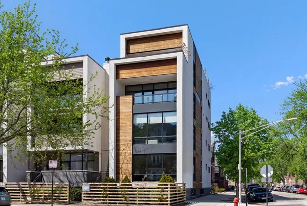 $875,000 | 1900 West Armitage Avenue, Unit 1, Chicago, IL 60622