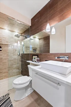 $875,000 | 1900 West Armitage Avenue, Unit 1, Chicago, IL 60622