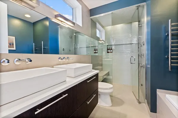 $875,000 | 1900 West Armitage Avenue, Unit 1, Chicago, IL 60622