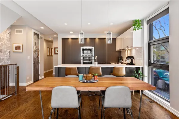$875,000 | 1900 West Armitage Avenue, Unit 1, Chicago, IL 60622