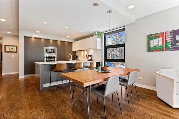$875,000 | 1900 West Armitage Avenue, Unit 1, Chicago, IL 60622