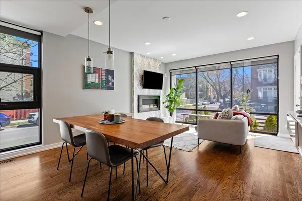 $875,000 | 1900 West Armitage Avenue, Unit 1, Chicago, IL 60622