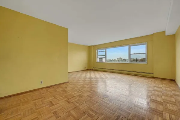 $199,000 | 1 Fordham Hill Ovl, Unit 12C | University Heights