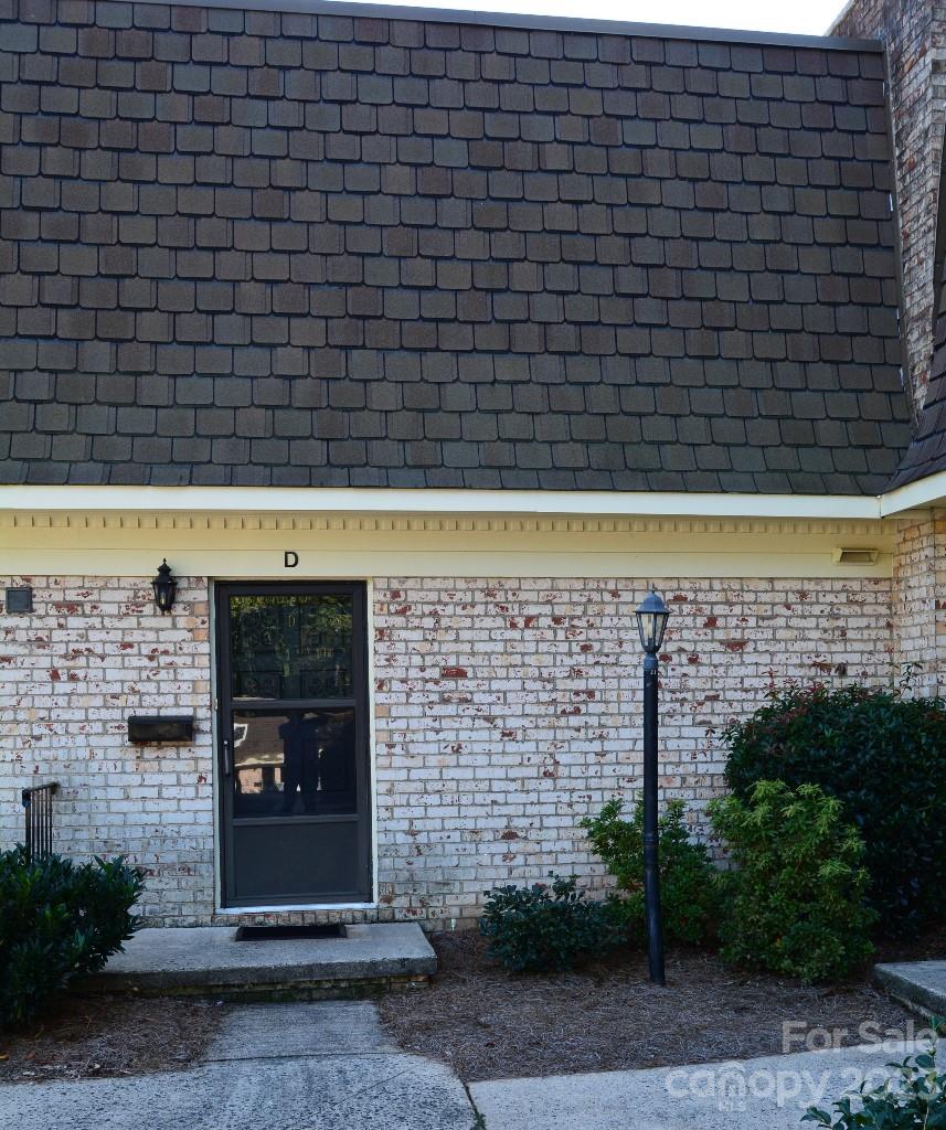 3508 Colony Road, Unit D Charlotte, NC 28211 - Photo 2 of 24 a building with a outdoor space