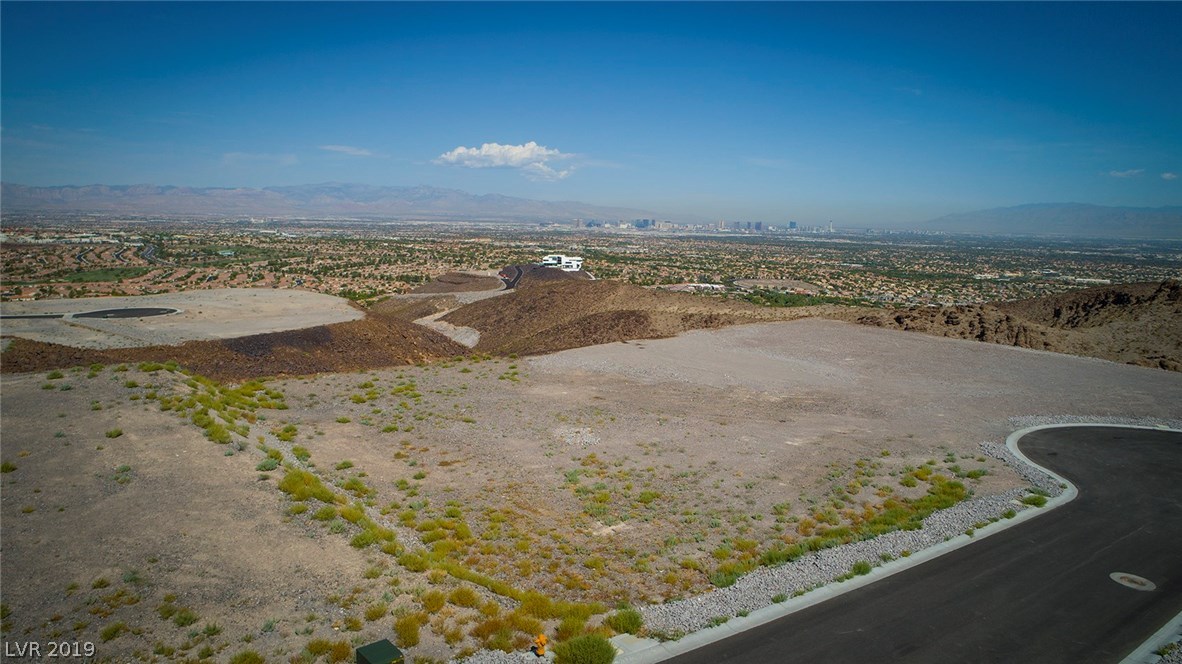 677 Dragon Point Drive Henderson, NV 89012 - Photo 4 of 32