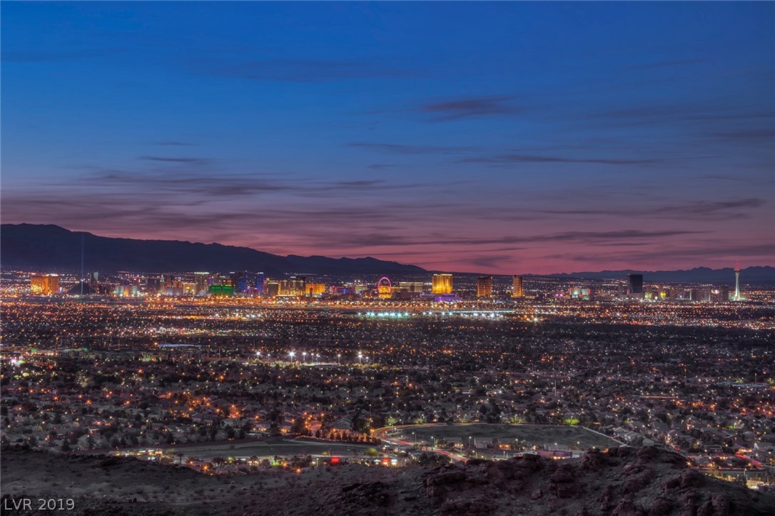 677 Dragon Point Drive Henderson, NV 89012 - Photo 7 of 32