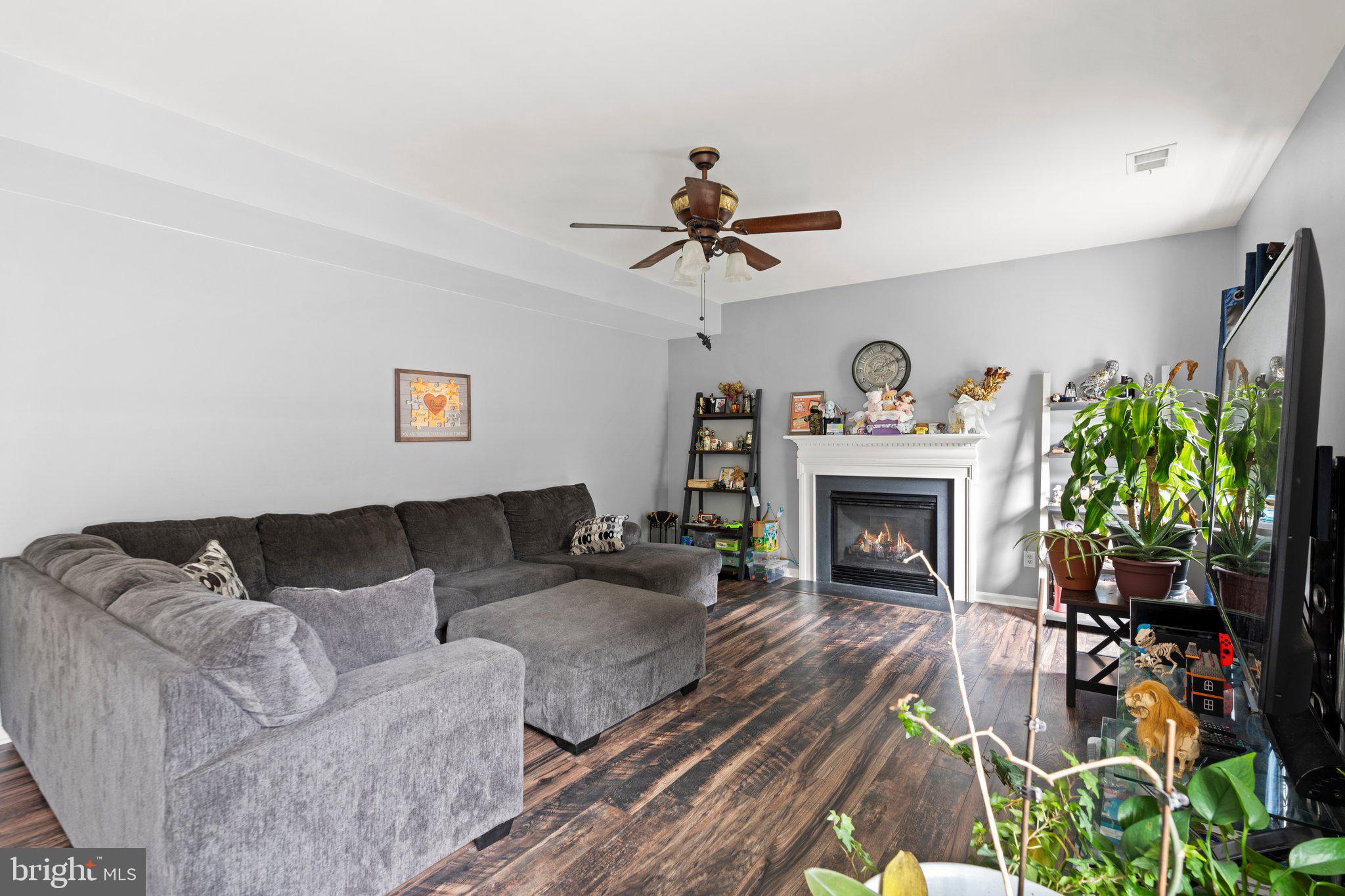 18823 Pier Trail Drive Triangle, VA 22172 - Photo 9 of 39