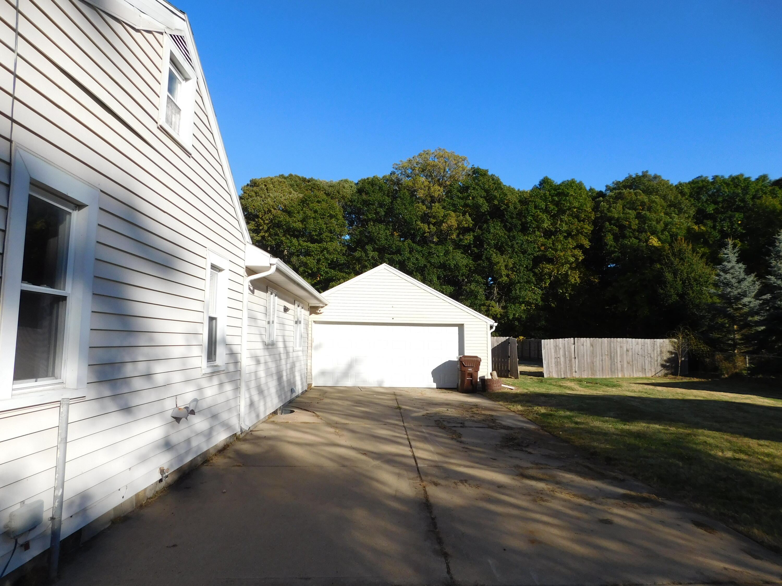 405 Stoner Road Lansing, MI 48917 - Photo 4 of 40 DSCN7761