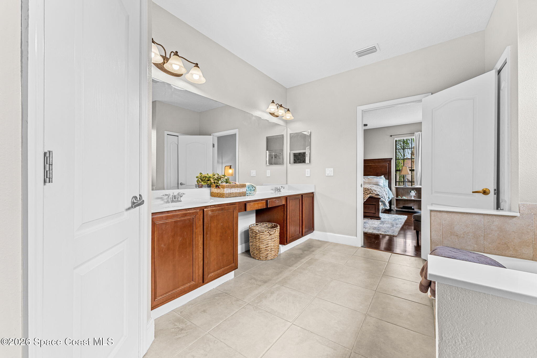 1390 Talon Way Melbourne, FL 32934 - Photo 25 of 60 Primary Suite Bath