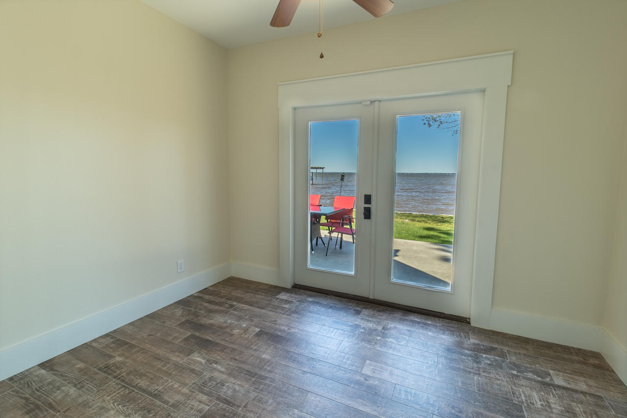 72 Carolyn Lane Santa Rosa Beach, FL 32459 - Photo 8 of 25 an empty room with window