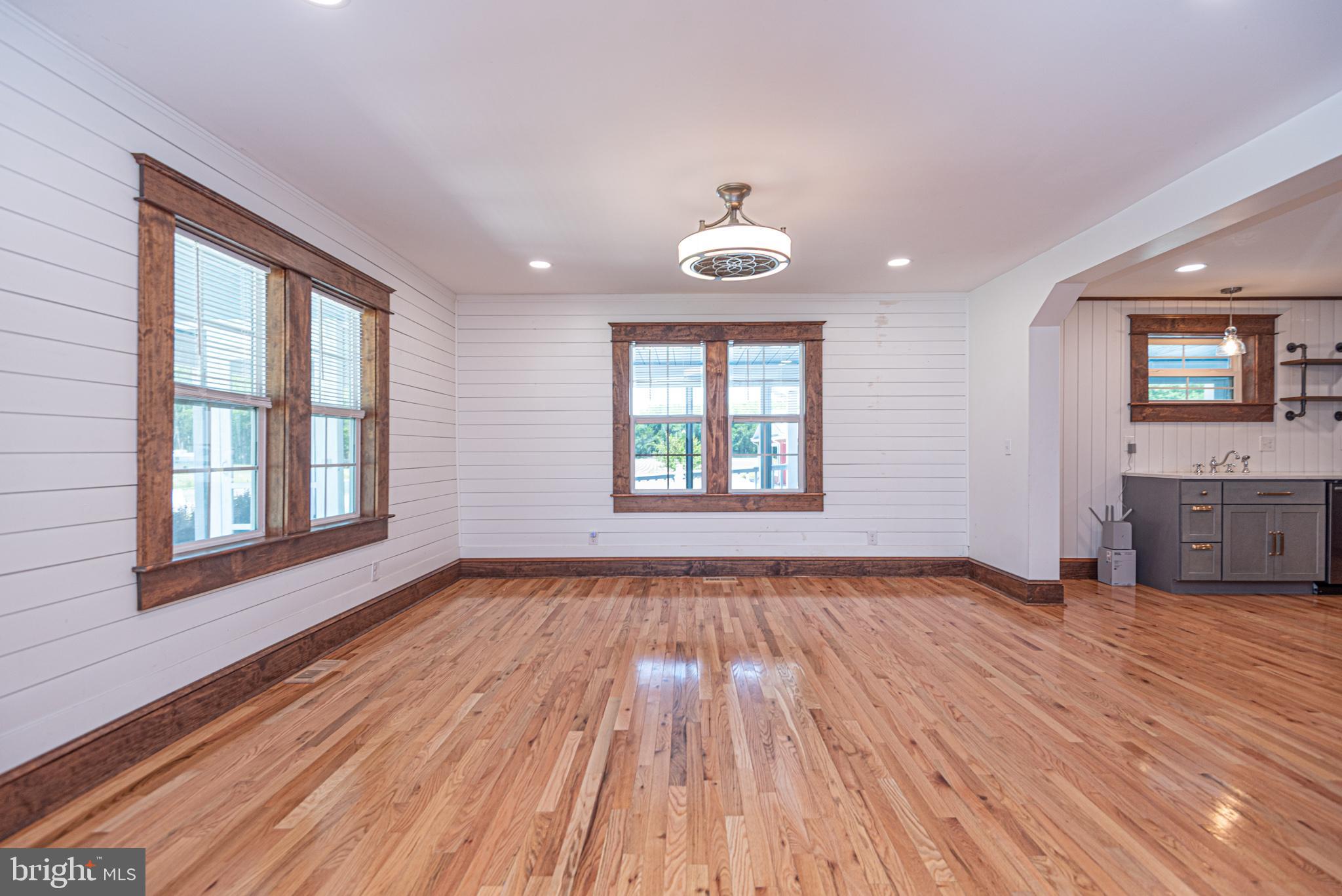 10850 Cathell Road Berlin, MD 21811 - Photo 59 of 118 living room