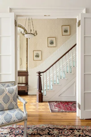 a view of entryway and livingroom