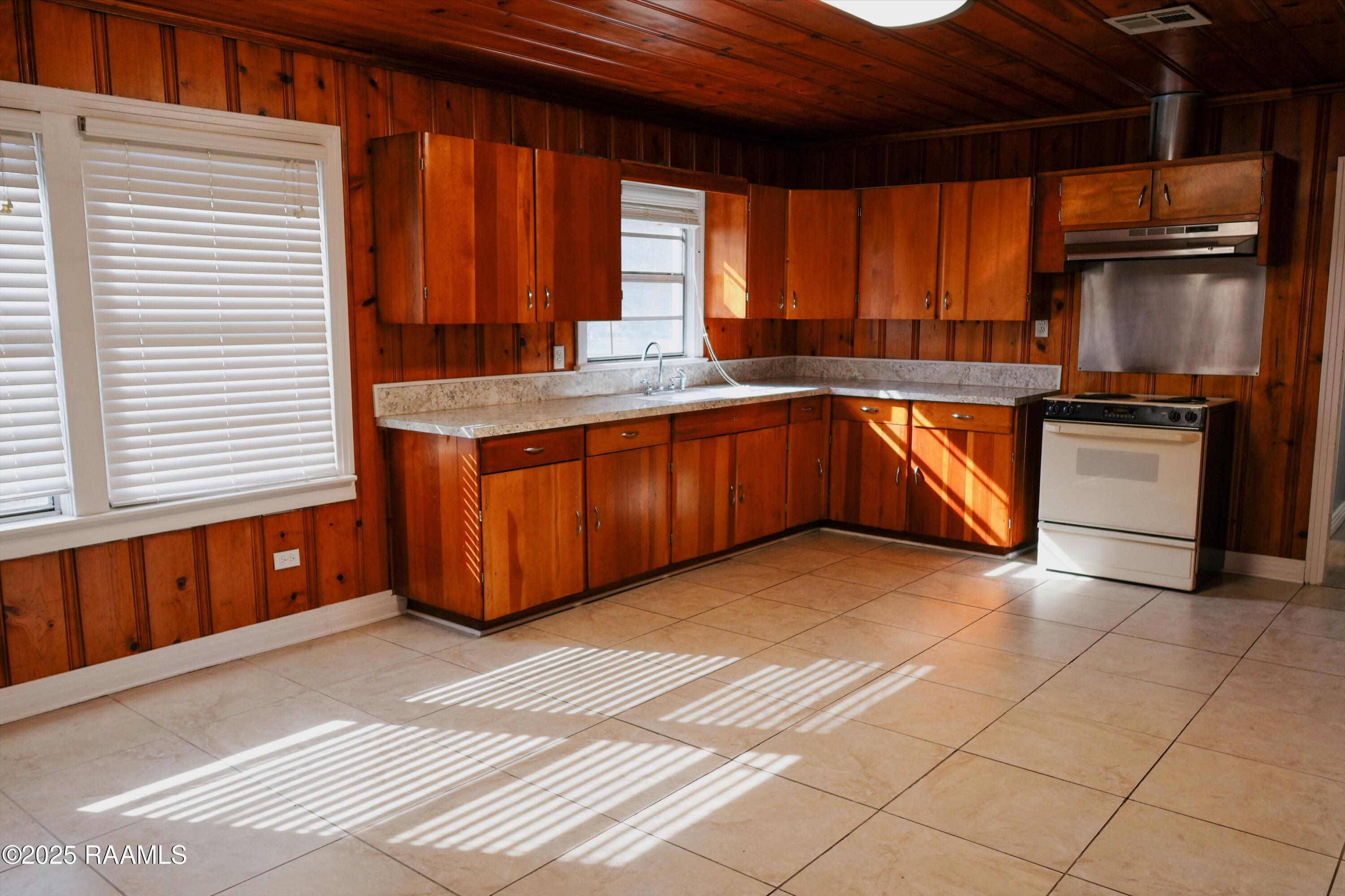 3905 Captain Cade Road Youngsville, LA 70592 - Photo 3 of 17 7EC4AB80-208E-4806-B625-5AA2A64975C7