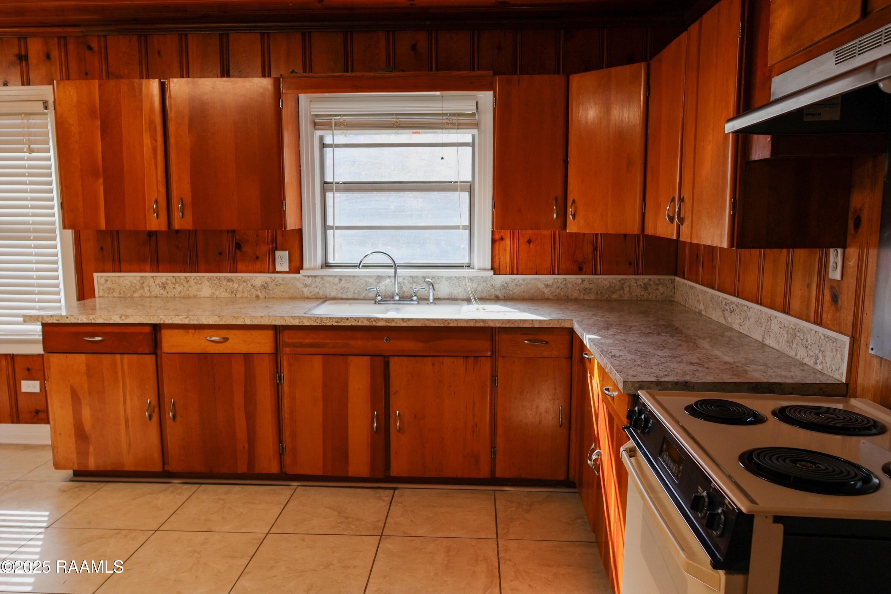 3905 Captain Cade Road Youngsville, LA 70592 - Photo 4 of 17 23B68D92-6C25-42D3-80B6-5F8A9E5682E2