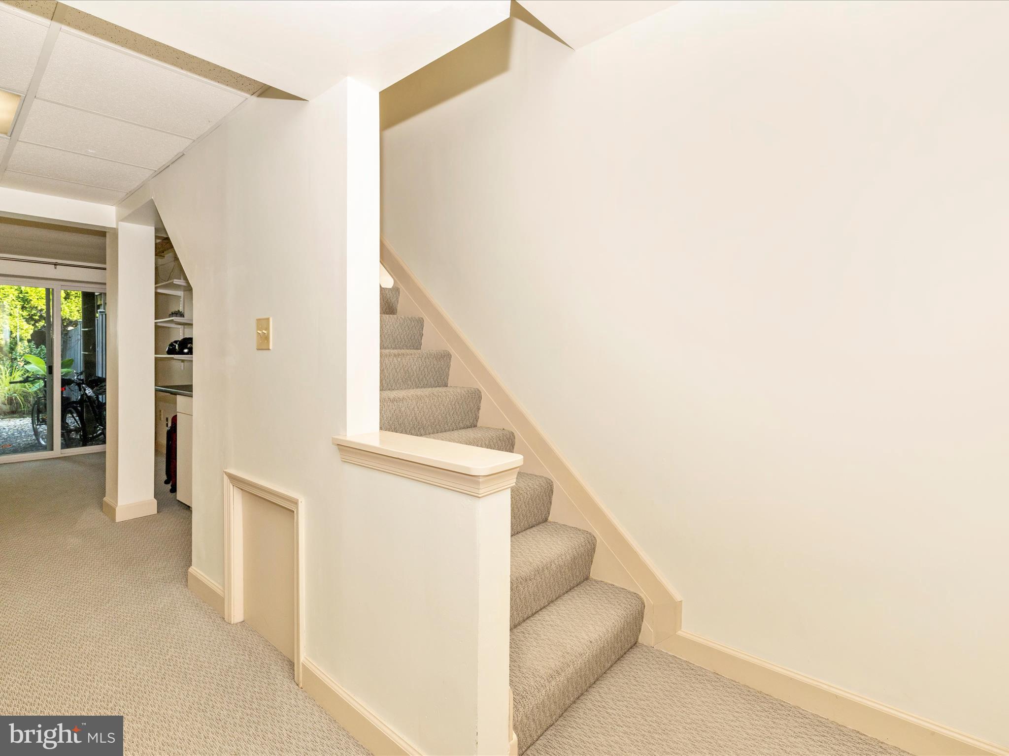 6739 Killdeer Court Frederick, MD 21703 - Photo 25 of 38 a view of entryway and hall