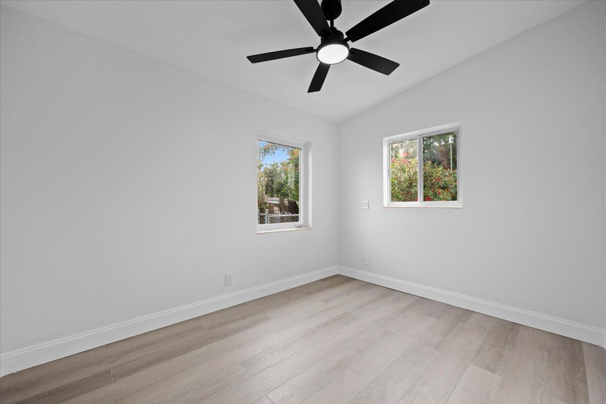 3209 French Avenue Lake Worth, FL 33461 - Photo 13 of 19 16-LUX_7759