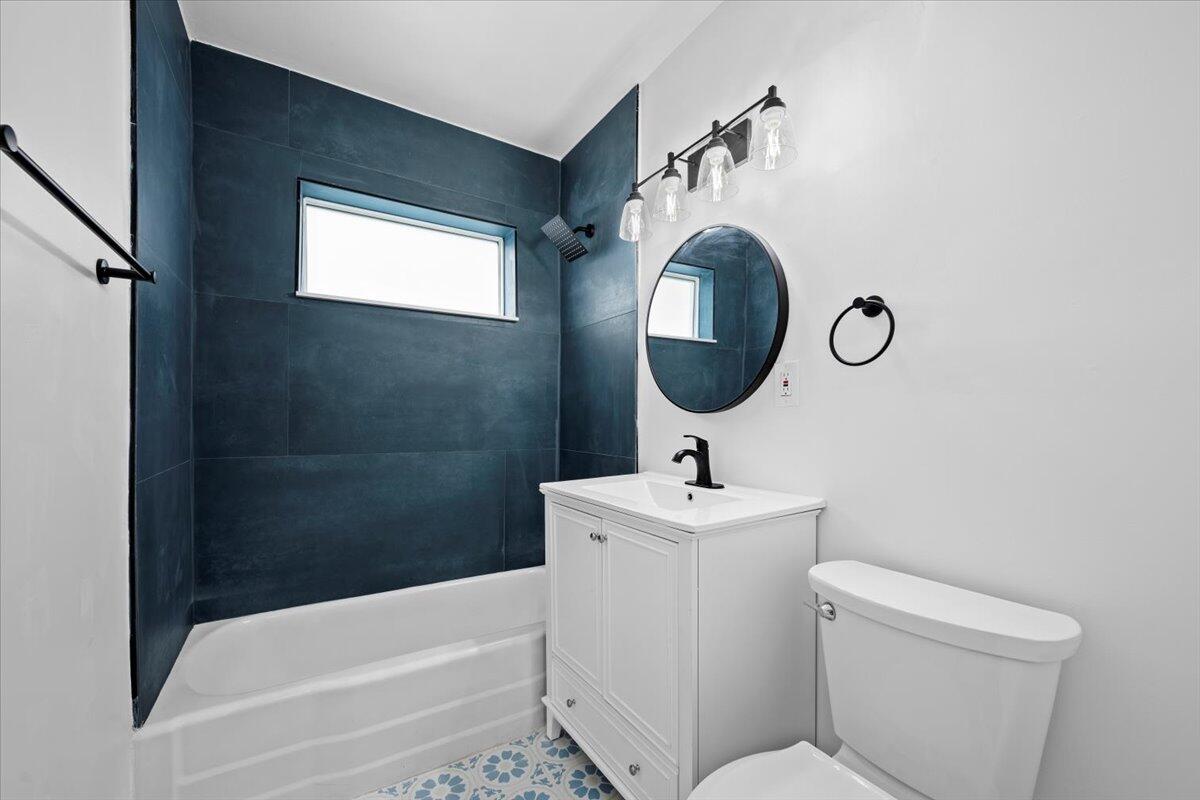 3209 French Avenue Lake Worth, FL 33461 - Photo 14 of 19 17-LUX_7764