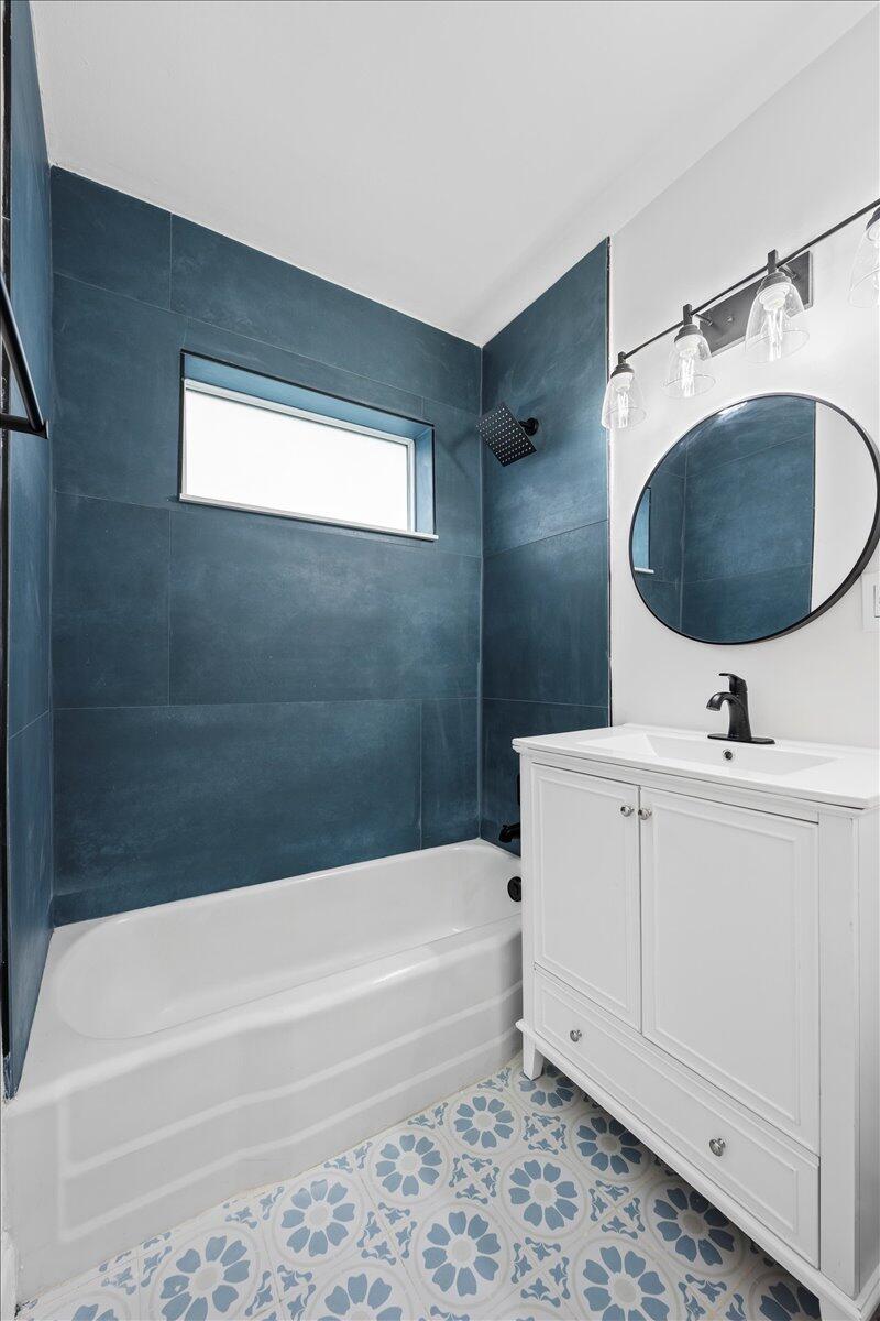 3209 French Avenue Lake Worth, FL 33461 - Photo 15 of 19 18-LUX_7769