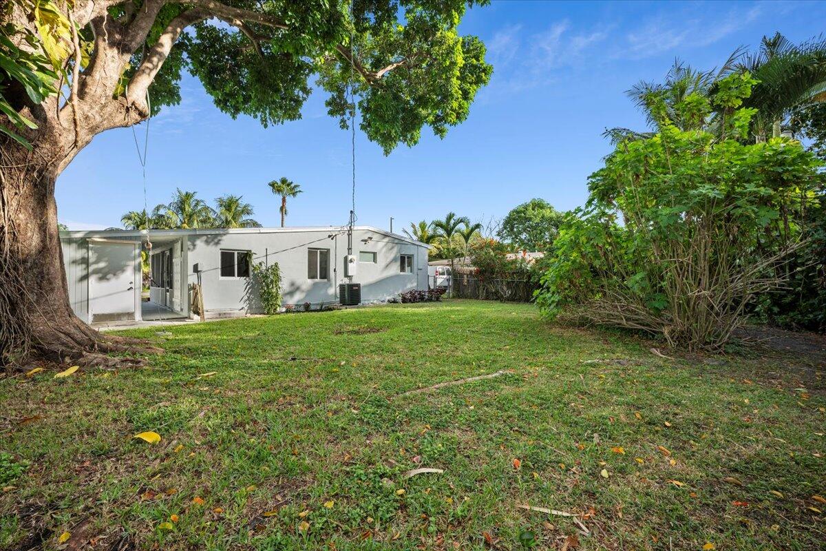 3209 French Avenue Lake Worth, FL 33461 - Photo 19 of 19 21-LUX_7636