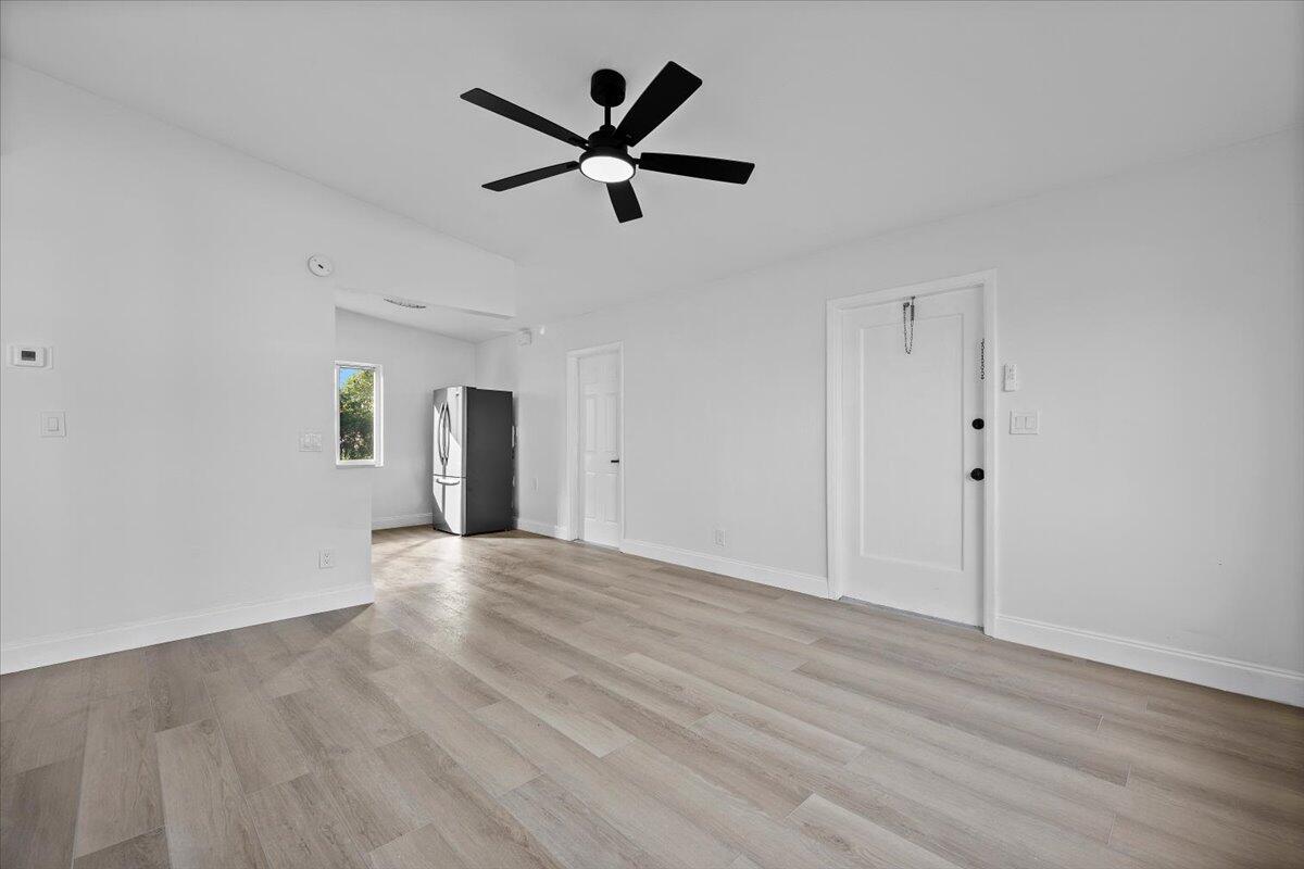 3209 French Avenue Lake Worth, FL 33461 - Photo 6 of 19 07-LUX_7674