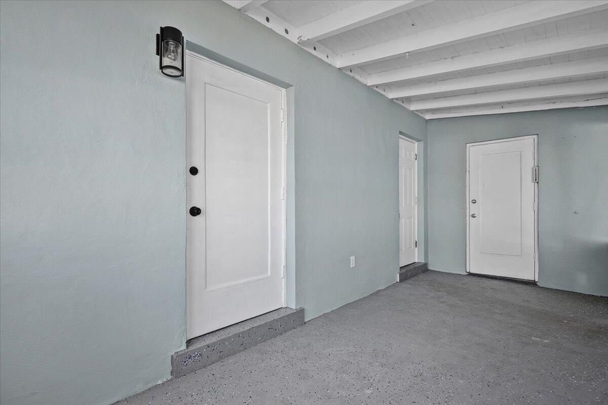 3209 French Avenue Lake Worth, FL 33461 - Photo 7 of 19 04-LUX_7659