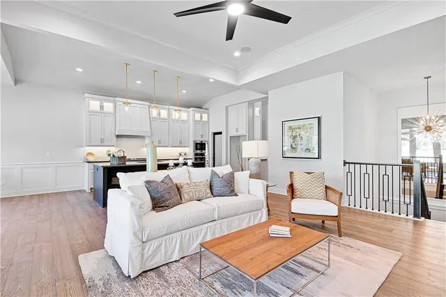 $779,950 | 24912 West 98th Place, Lenexa, KS 66227