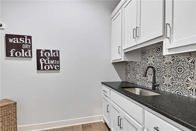 $779,950 | 24912 West 98th Place, Lenexa, KS 66227