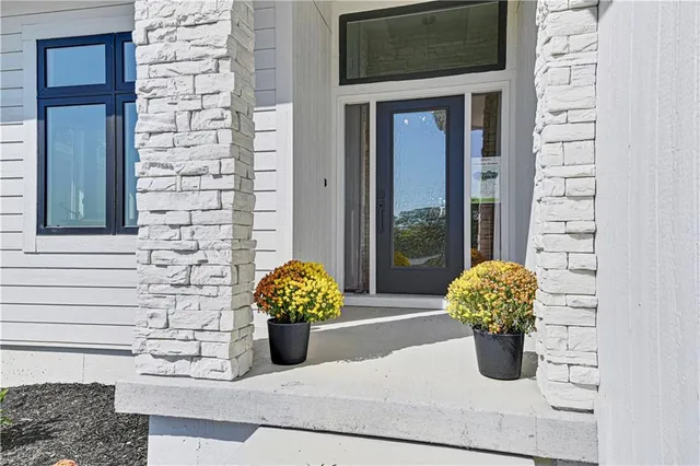 $779,950 | 24912 West 98th Place, Lenexa, KS 66227