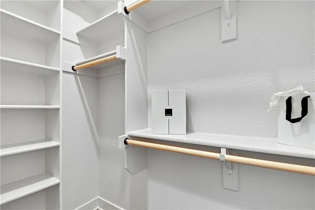 $779,950 | 24912 West 98th Place, Lenexa, KS 66227