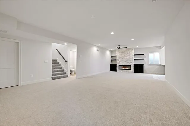 $779,950 | 24912 West 98th Place, Lenexa, KS 66227