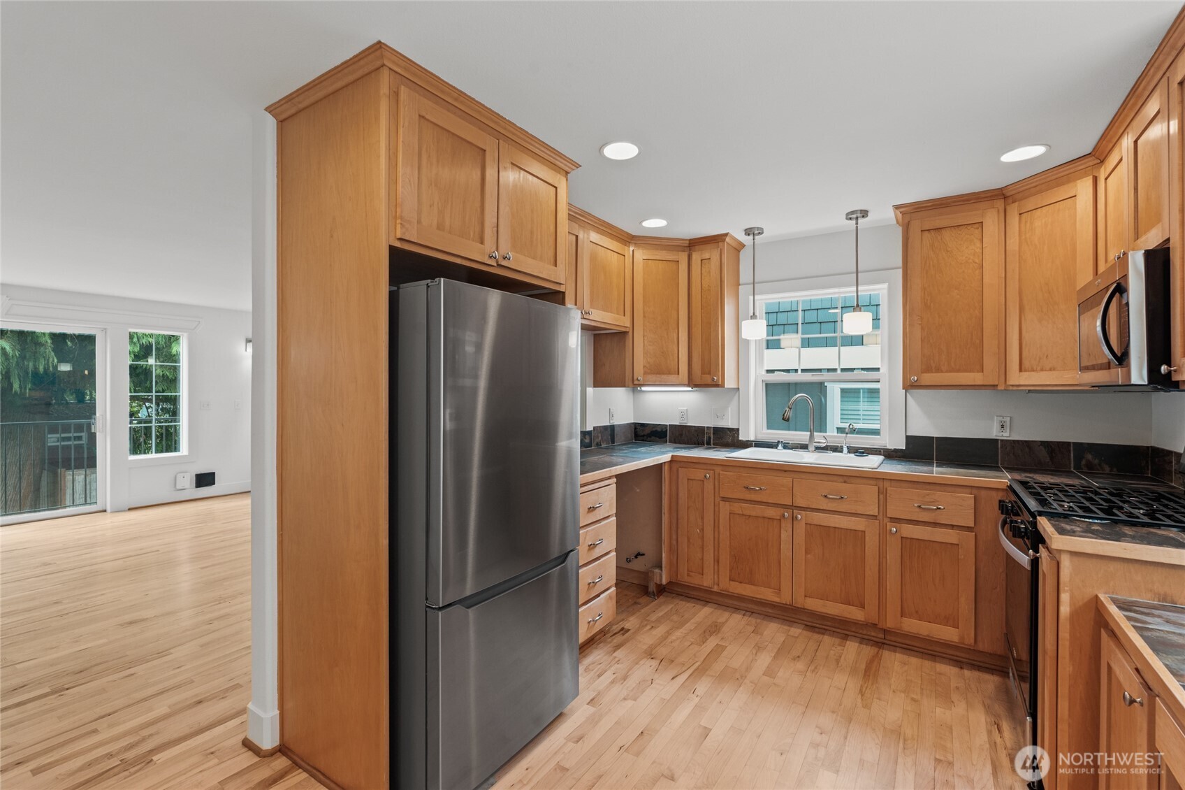 910 North 74th Street Seattle, WA 98103 - Photo 19 of 25