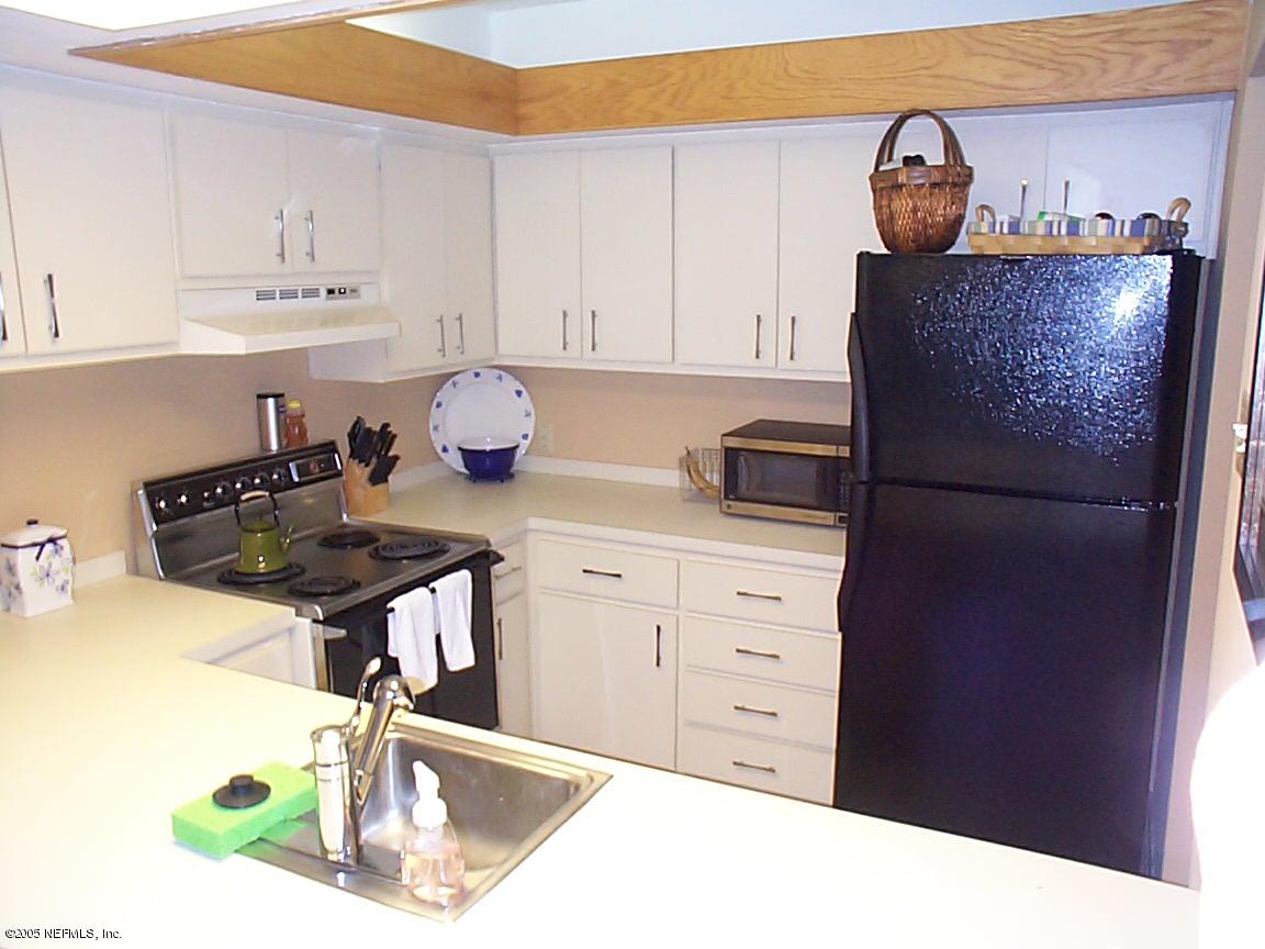 2960 Ravines Road, Unit 1323 Middleburg, FL 32068 - Photo 3 of 9 kitchen
