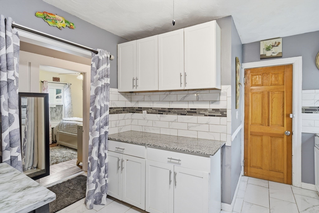 24 Jasper Street Springfield, MA 01109 - Photo 11 of 41