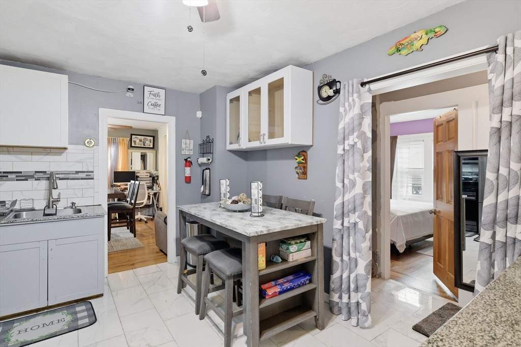 24 Jasper Street Springfield, MA 01109 - Photo 14 of 41