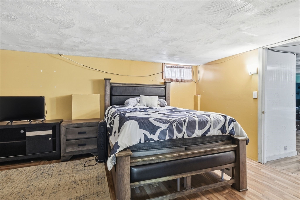 24 Jasper Street Springfield, MA 01109 - Photo 33 of 41