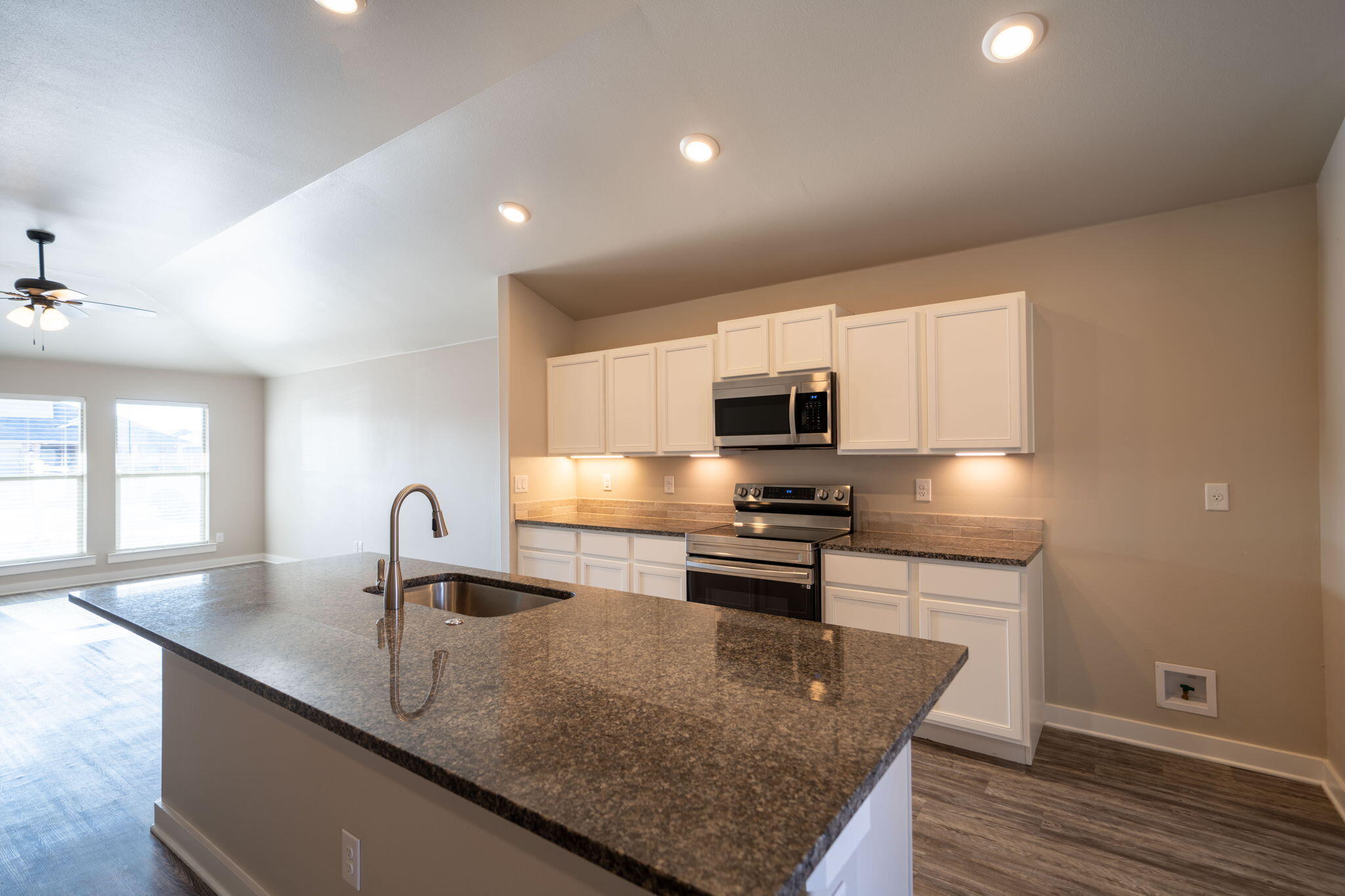 13708 Avenue R Lubbock, TX 79423 - Photo 15 of 43 large-019feca4-c470-7339-b9d0-f12f7aa6a6