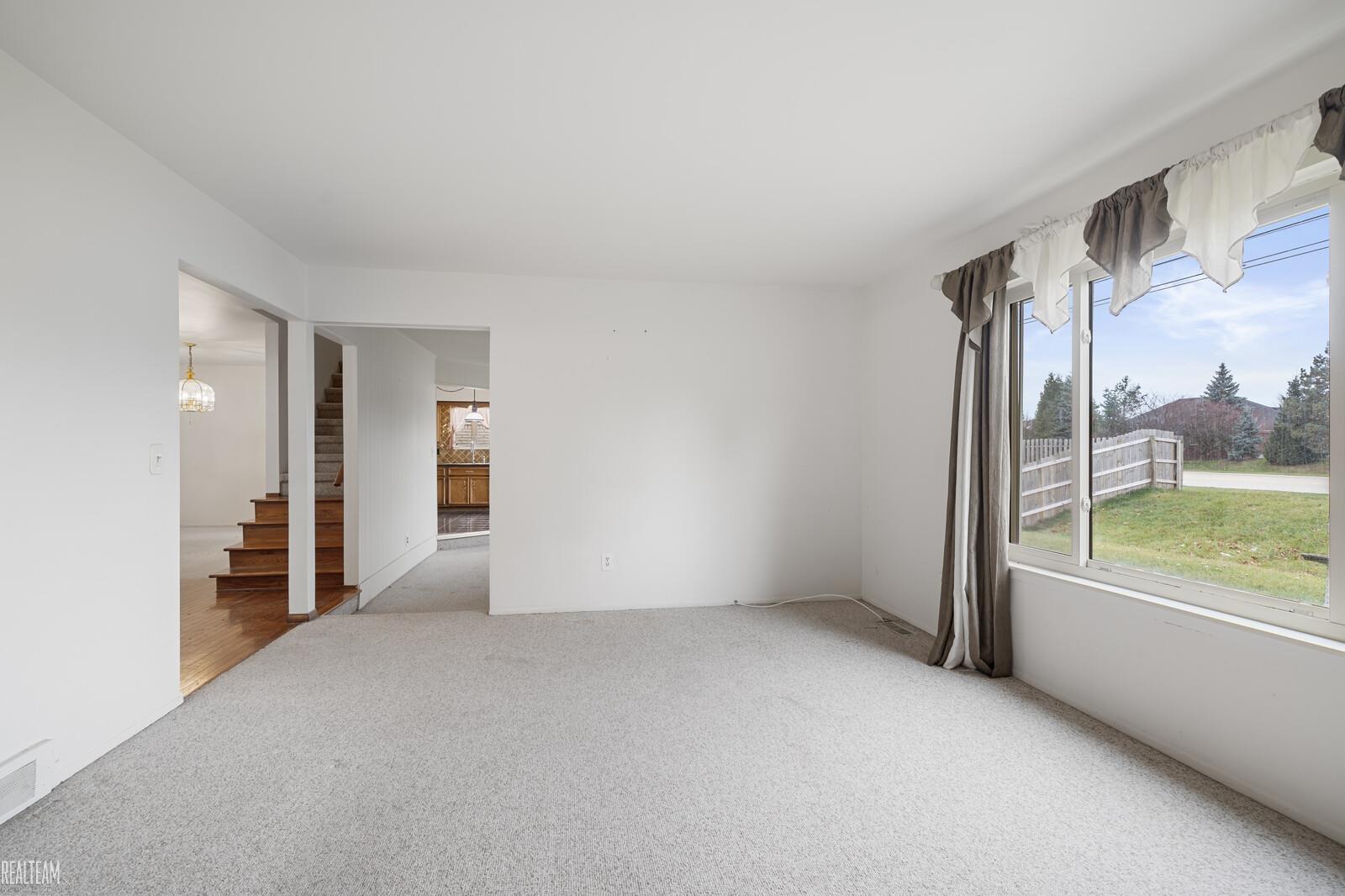 47447 Royal Road Macomb, MI 48044 - Photo 9 of 37 50163392-6fa87b28-44ee-4d01-939f-6e00d5ed84e8.JPG