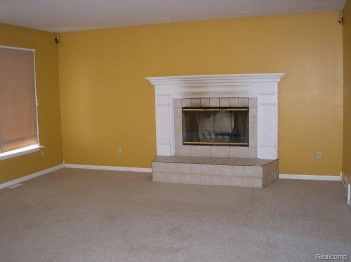 Treasurer Rd living room