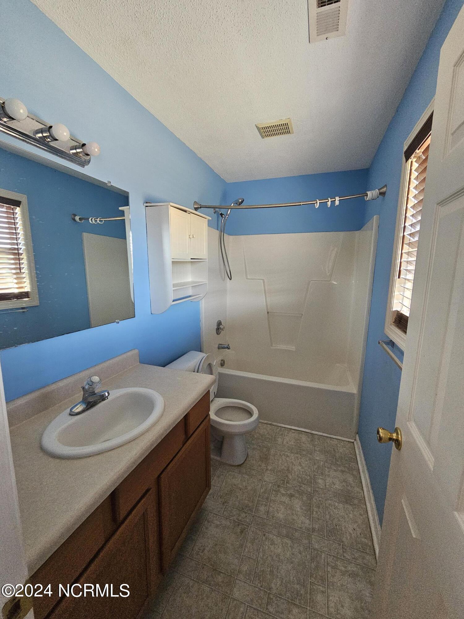 204 Fox Way North Hubert, NC 28539 - Photo 9 of 12 204 8