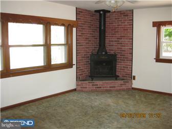 212 Morgan Street Carneys Point, NJ 08069 - Photo 7 of 7 Family Room