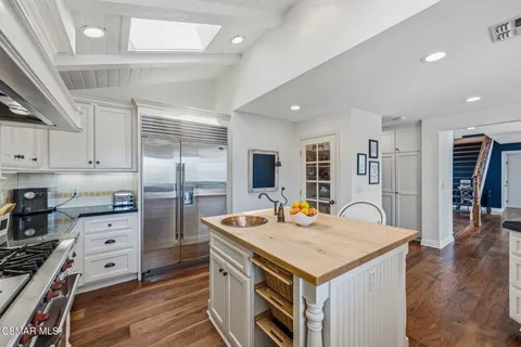 $2,295,000 | 987 Brookview Avenue, Westlake Village, CA 91361