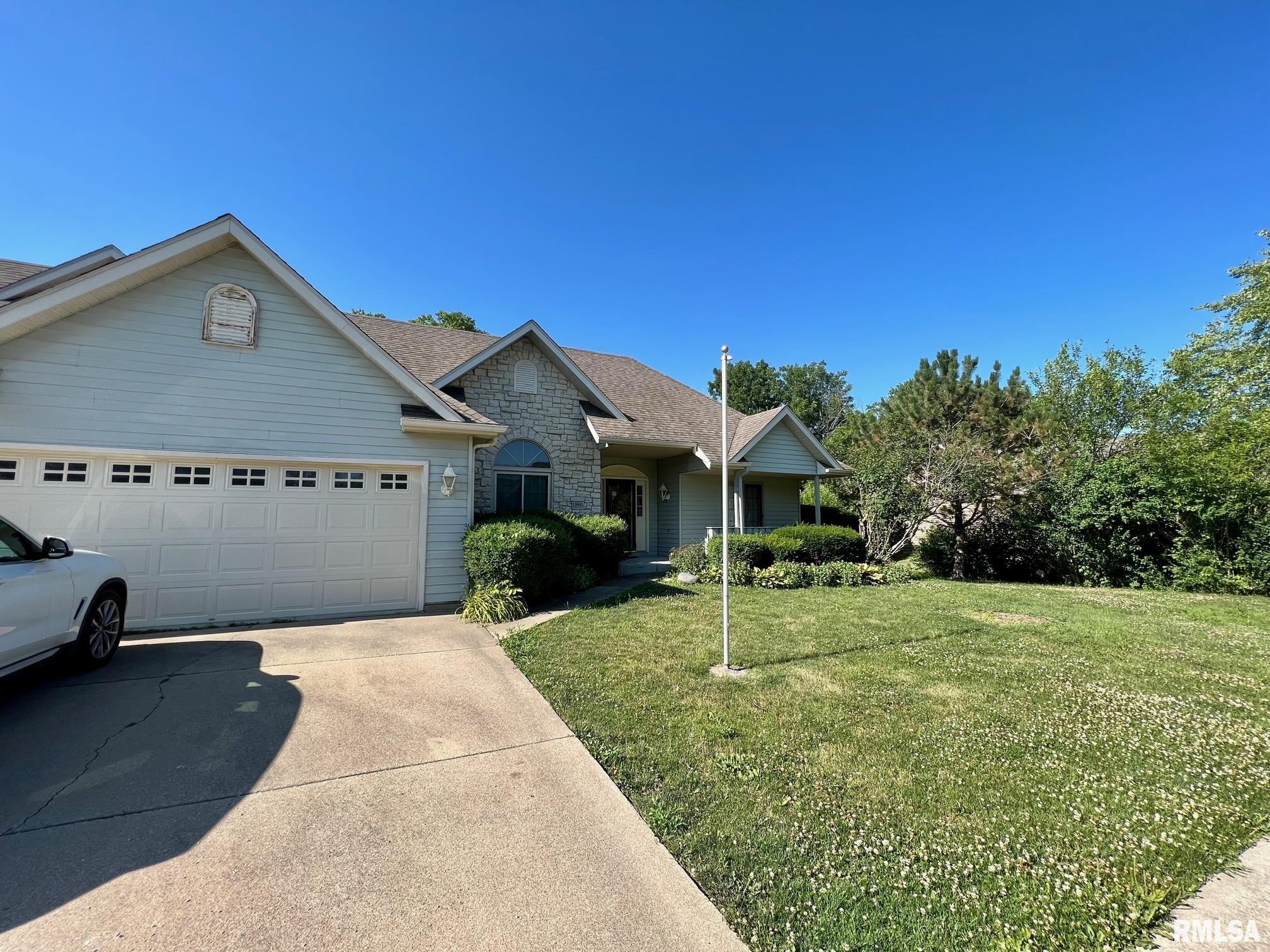 19442 Pinecrest Road Petersburg, IL 62675 - Photo 1 of 23 Gallery Image 1