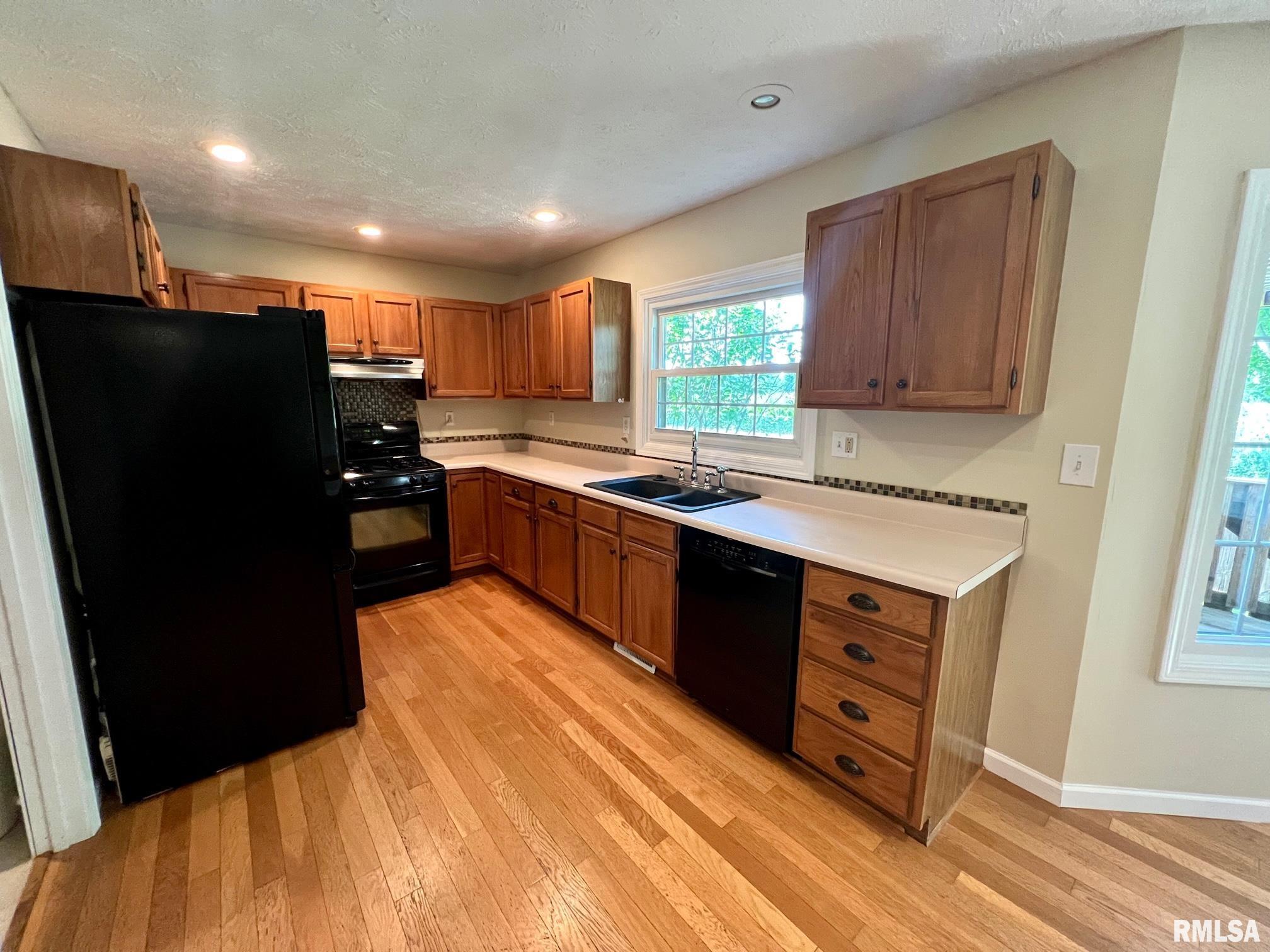19442 Pinecrest Road Petersburg, IL 62675 - Photo 12 of 23 Gallery Image 12