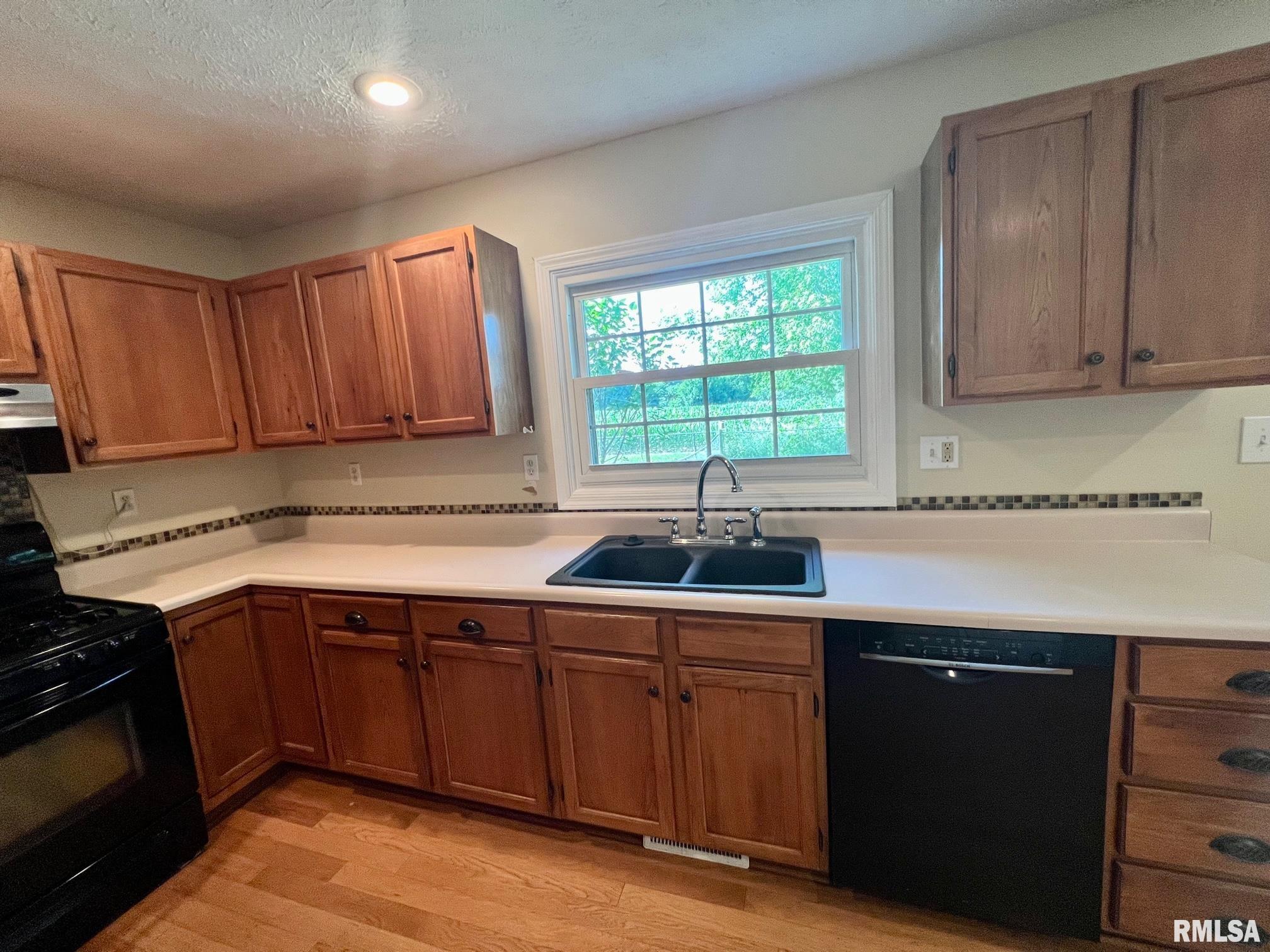 19442 Pinecrest Road Petersburg, IL 62675 - Photo 14 of 23 Gallery Image 14